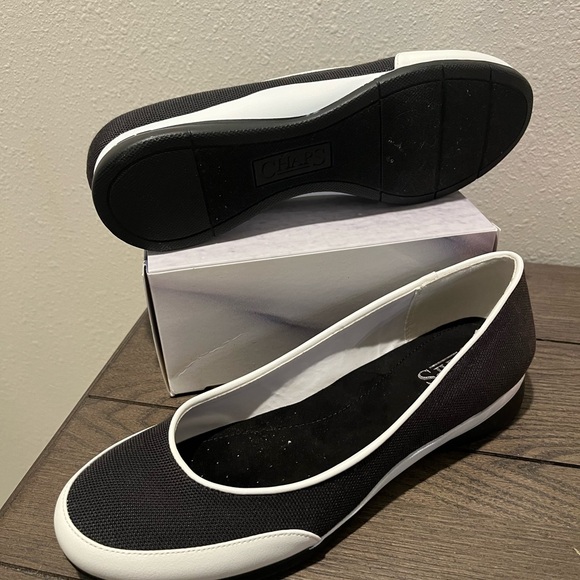 Chaps Black and White Flats Slip-On Loafers - Picture 1 of 2